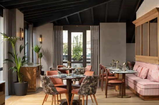 Adahan DeCamondo Pera, Autograph Collection