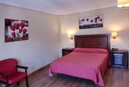 Hostal Plaza Mayor Отели в г. Торрехон-де-Ардос