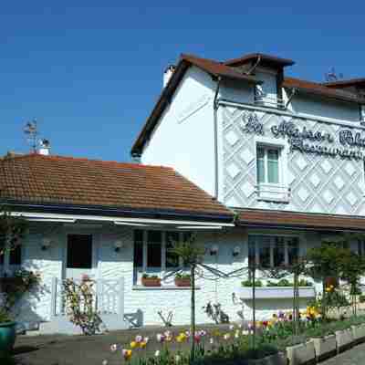 Hôtel Restaurant La Maison Blanche Rungis Hotel Exterior