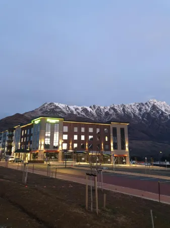 Wyndham Garden Remarkables Park Queenstown Отели рядом с достопримечательностью «Remarkables Market»