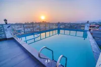 Hotel Holy Vivasa - Pools