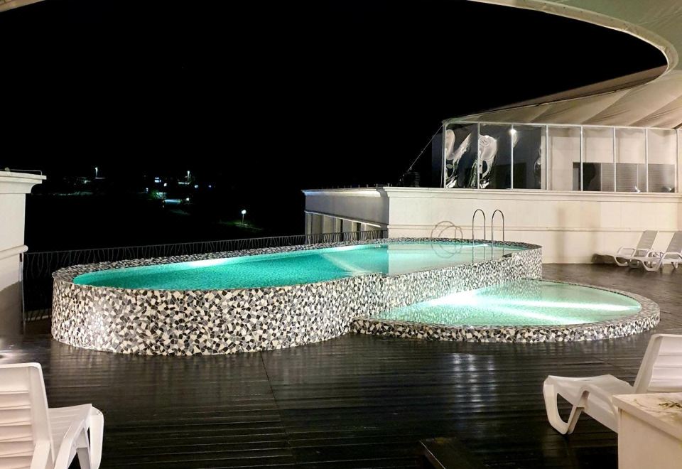 파인포레스트 리조트 야외 수영장