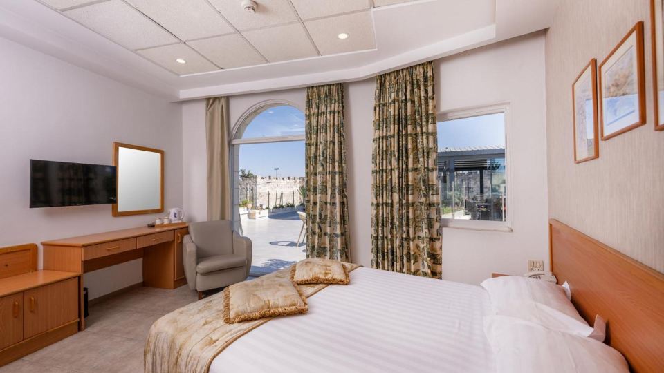 Golden Walls Hotel