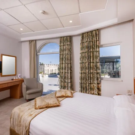 Golden Walls Hotel