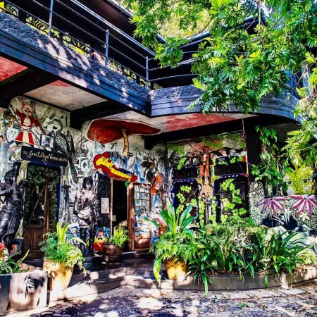 Helgasfolly Anti Hotel Residence