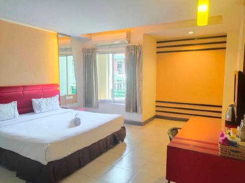 เพอร์เฟลคเพลช (Perfect Place Hotel)
