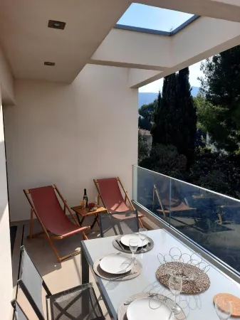 Hpc Suites - Cassis Centre - Parking Gratuit & Piscine Chauffée Отели в г. Кассис