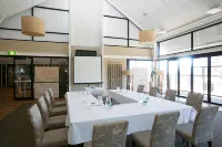 Caves Coastal Bar & Bungalows Hotels in Caves Beach