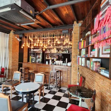 Huen Chang Puek Hotel