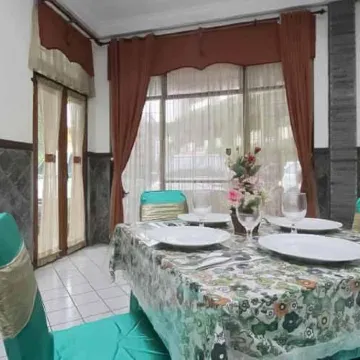 Hotel Lestari Near Lippo Plaza Mall Jember