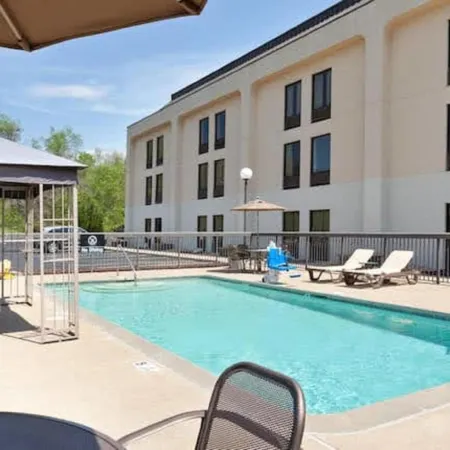 Comfort Inn, Erie - Near Presque Isle Отели рядом с достопримечательностью «Торговый центр Millcreek Mall»