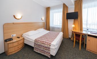 Mayak Hotel Korpus Om