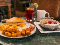 Quality Inn & Suites Downtown Vancouver Hotels near Library Square