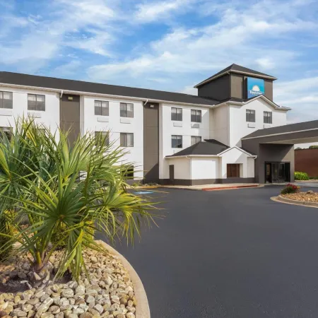Days Inn by Wyndham McDonough