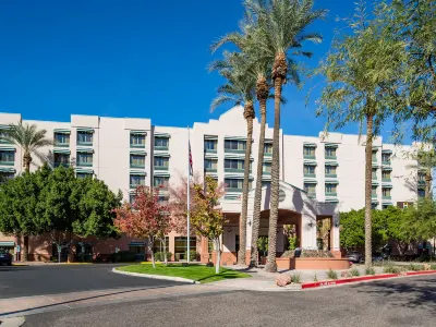 Hyatt Place Scottsdale/Old Town Отели рядом с достопримечательностью «On The Edge Gallery»