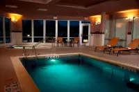 Courtyard Milwaukee Airport - Pools
