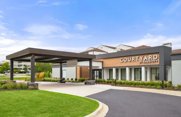 底特律-利沃尼亞萬怡酒店