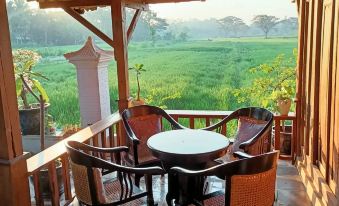 Villacantik Yogyakarta Triple Bed for 6 Persons