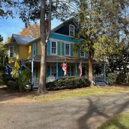 Inn on Fox Meadow - Spacious Victorian Inn