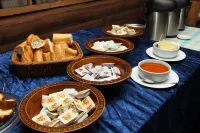 LB Suites Hotel Отели в г. 