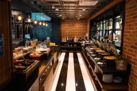 DoubleTree by Hilton Celaya - พร้อมอาหารเช้า
