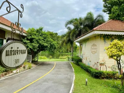 Ruen Maihom Riverside Cottage Hotels in Kaeng Sian