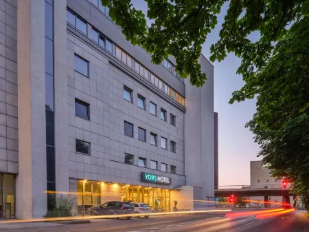 YORS Hotel Hannover Отели рядом с достопримечательностью «Ганноверская Высшая школа музыки и театра»