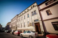 Penzion U Vlka Hôtels à proximité de : Barber Unikum - Zavřelová Ivana