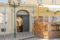 Three Golden Crowns Apartments Hotels near St. Nicholas Church (Malá Strana)