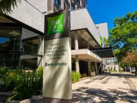 Ibis Styles Porto Alegre Moinhos de Vento Hotels near CIEE Theatre