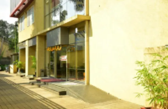 Hi5 Hotel & Experience