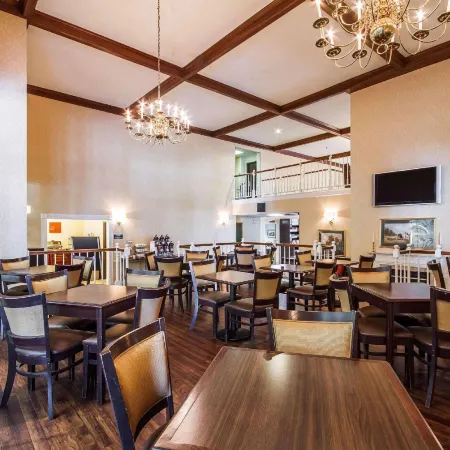 Comfort Suites Appleton Airport