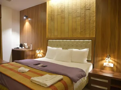 Red Carpet Hotels near Mahatma Gandhi Marine National Park