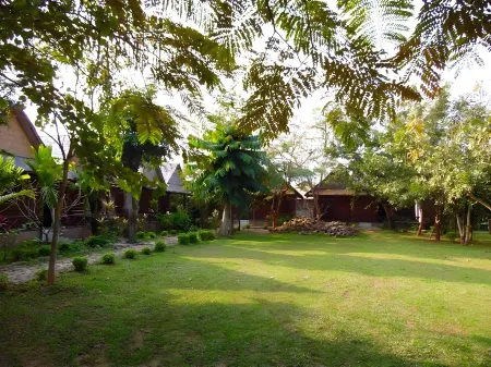 Phou Iu II Bungalow Отели в г. Муанг Синг