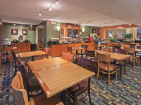 Clarion Pointe OKC Airport Hotels in Oklahoma City