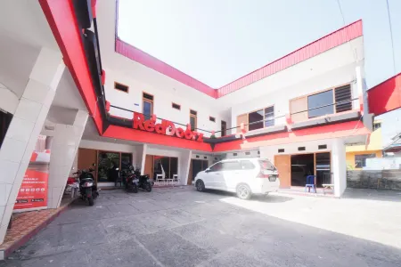 RedDoorz @ Tretes 2 Отели в г. Приген