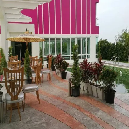 Vassana Design Hotel Отели рядом с достопримечательностью «Ват Яй Чай Монгхон»