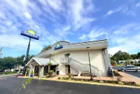 Days Inn by Wyndham Tallahassee University Center Hotel di Tallahassee