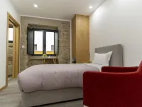 Alojamento Girassol - Guest House - Quarto Com Casa de Banho Privativa Hotels in Castelo Branco
