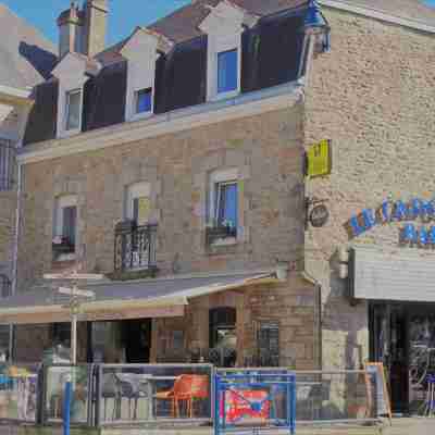 Logis Hôtel le Cadoudal Hotel Exterior