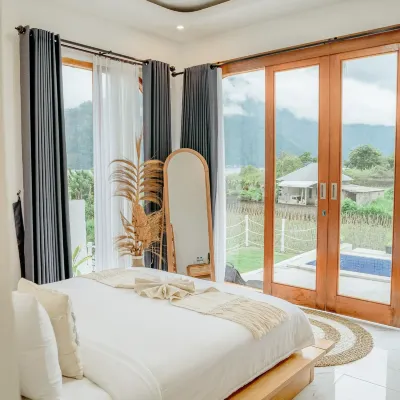 Nadine Villa Kintamani with Natural Hot Spring 巴图尔湖附近的飯店