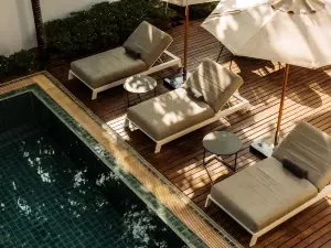 โรงแรมอาทินา