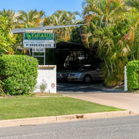 Emerald Motel Apartments