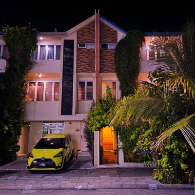 Reef Guest House - parking