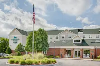 Homewood Suites by Hilton Manchester/Airport Hotel dekat Pine Island Park