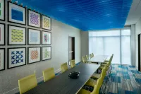 Holiday Inn Express & Suites Medford
