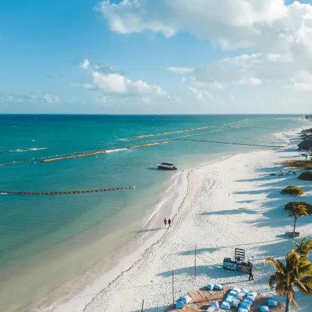 Holiday Inn Express & Suites PLAYA DEL CARMEN by IHG