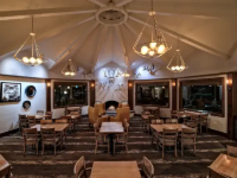 Balcomo, a Ramada by Wyndham ペンティクトンのホテル