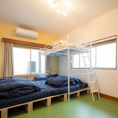 Dear U Uwajima Guest House & Cafe