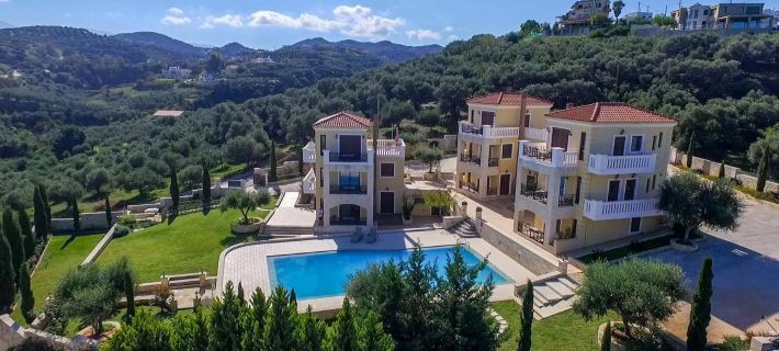 Casa Leone Suites Hotels in Stalos